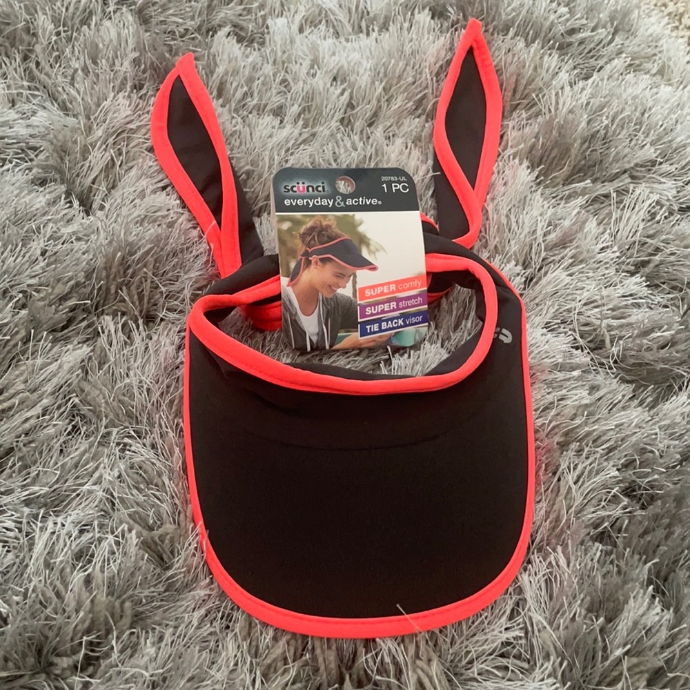 Scunci Tie back Visor